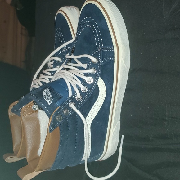 Vans - Picture 1 of 3
